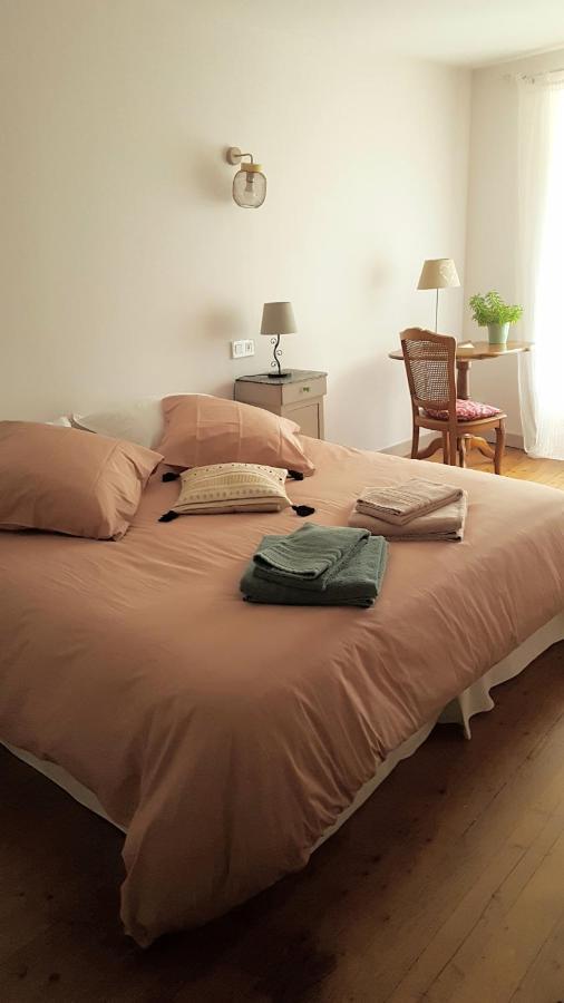 Les Chambres De Marthe Mesnay Bagian luar foto